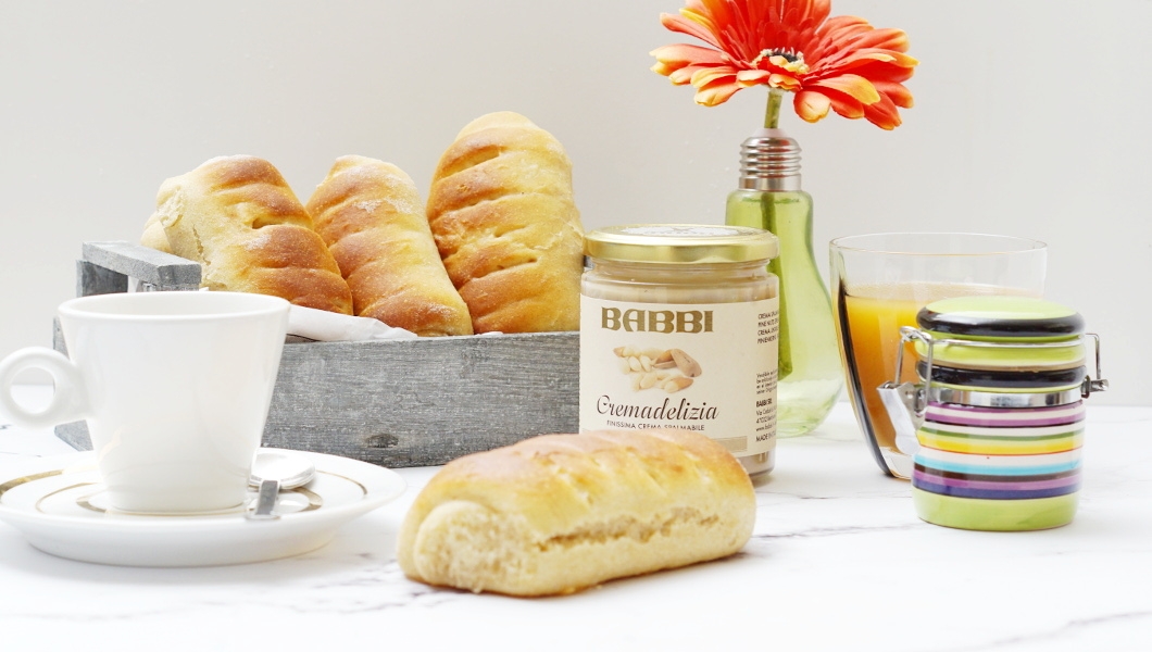 Panini Viennesi con Crema Pinoli