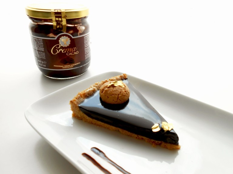 Sablé de Amaretti con Mousse y Glaseado de Chocolate